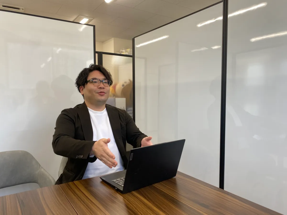 面談で説明する社員